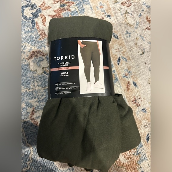 Torrid Full Length Signature Waist Fleece-Lined Pocket Legging - Picture 3 of 4
